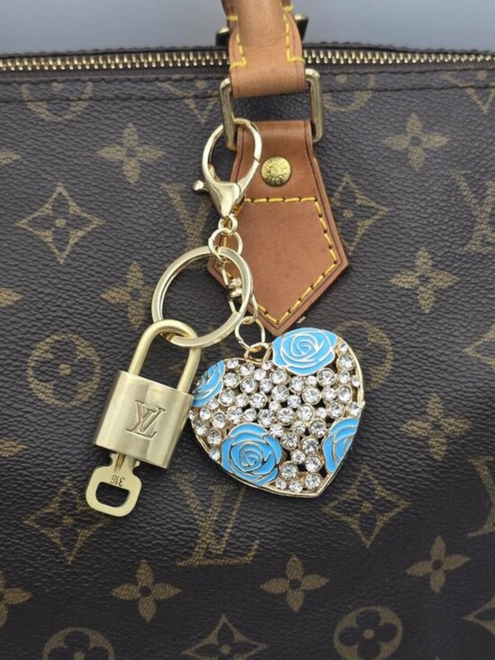 LV Gold Padlock 🔑 Authentic Louis Vuitton Charm + Unbranded Heart Keychain - Picture 2 of 10